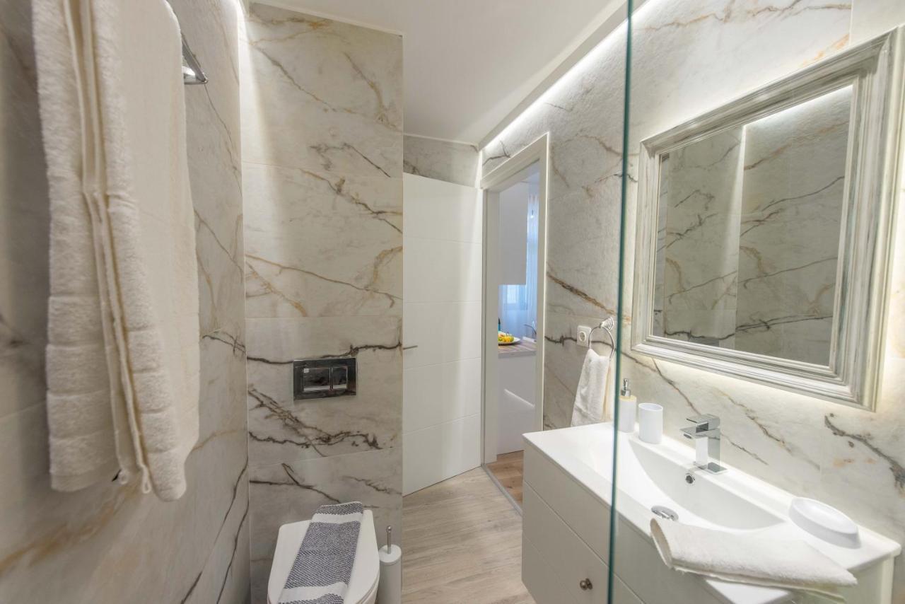 1571_suites A1