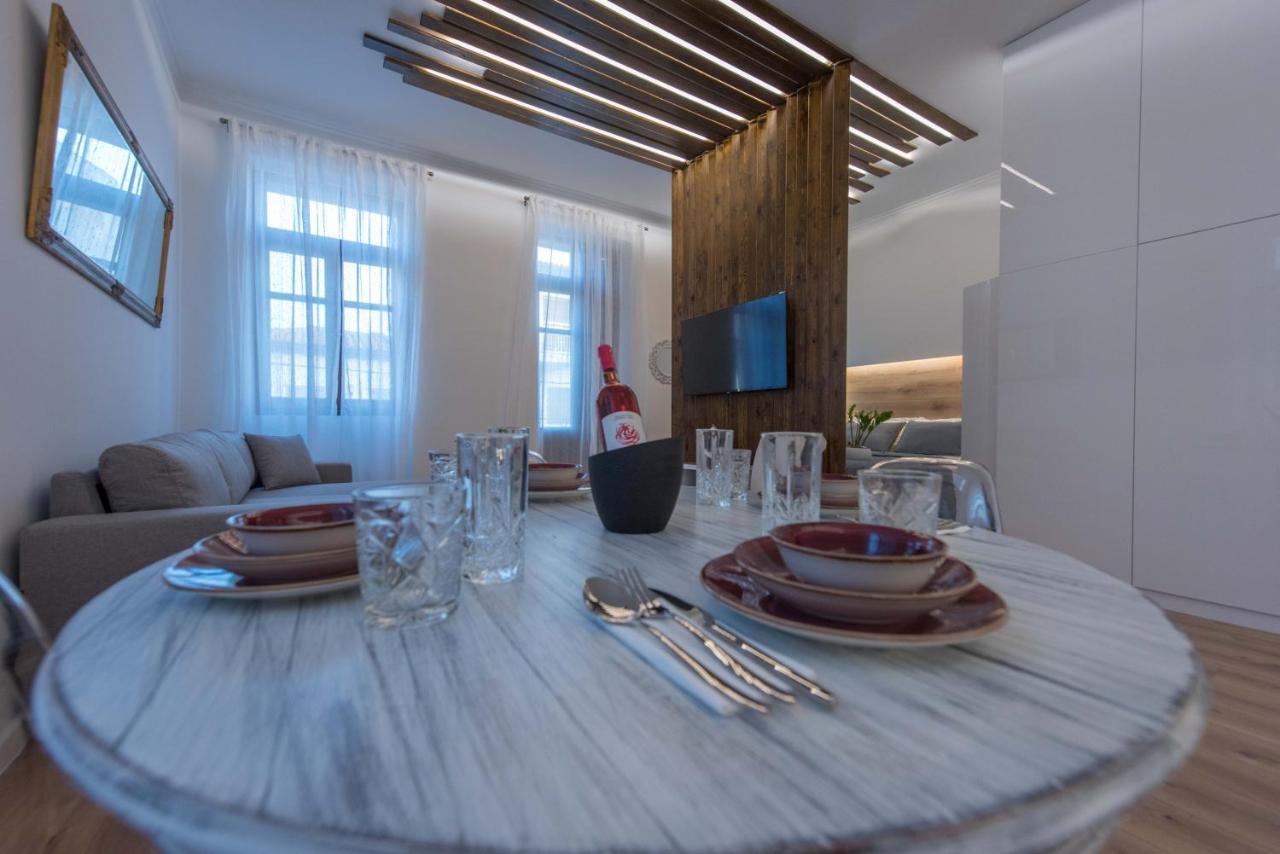 1571_suites A1 *